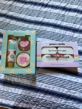 grace & stella Pastel Rainbow Bath Bomb Gift Set - White, Pink, Mint